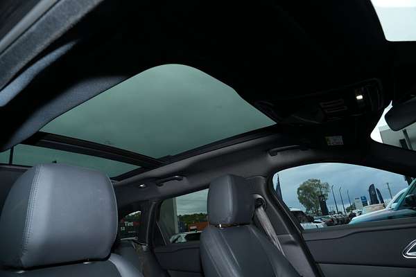 2023 Land Rover Range Rover Velar P250 Dynamic SE L560