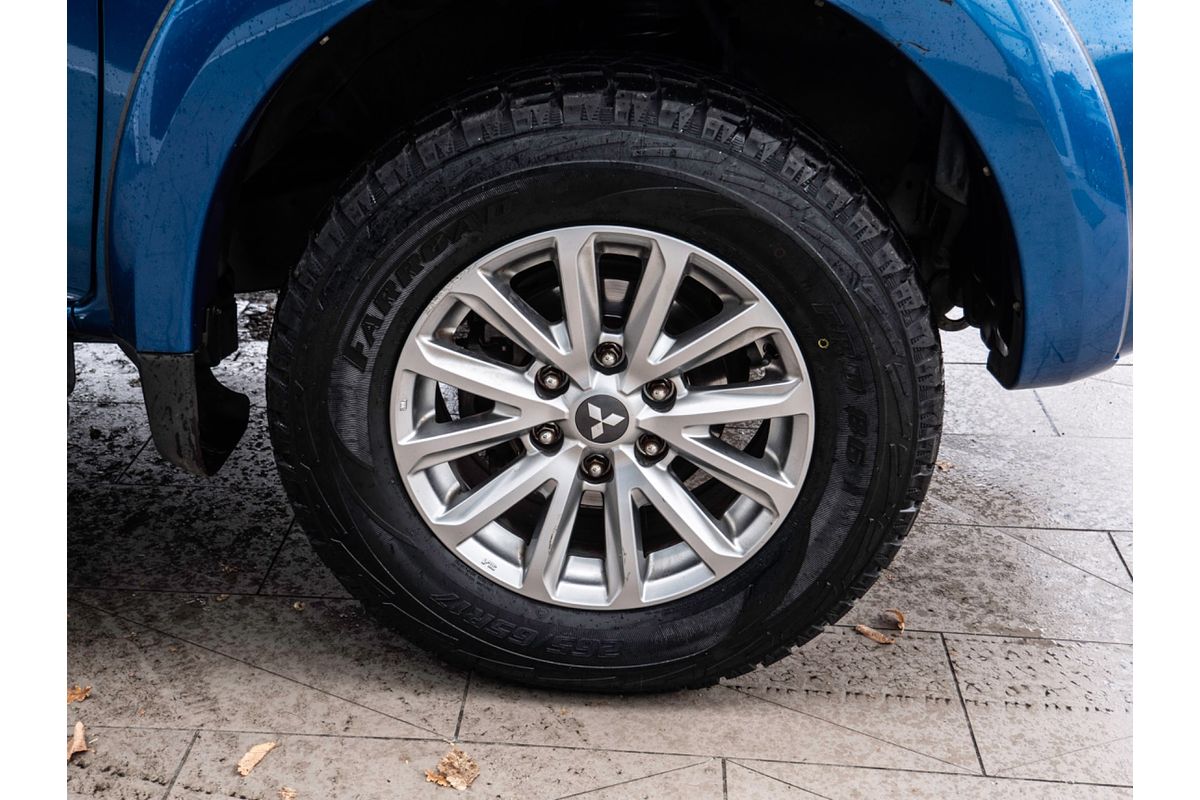 2015 Mitsubishi Triton Exceed MQ 4X4