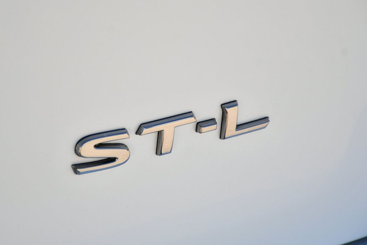 2017 Nissan Pathfinder ST-L R52 Series II