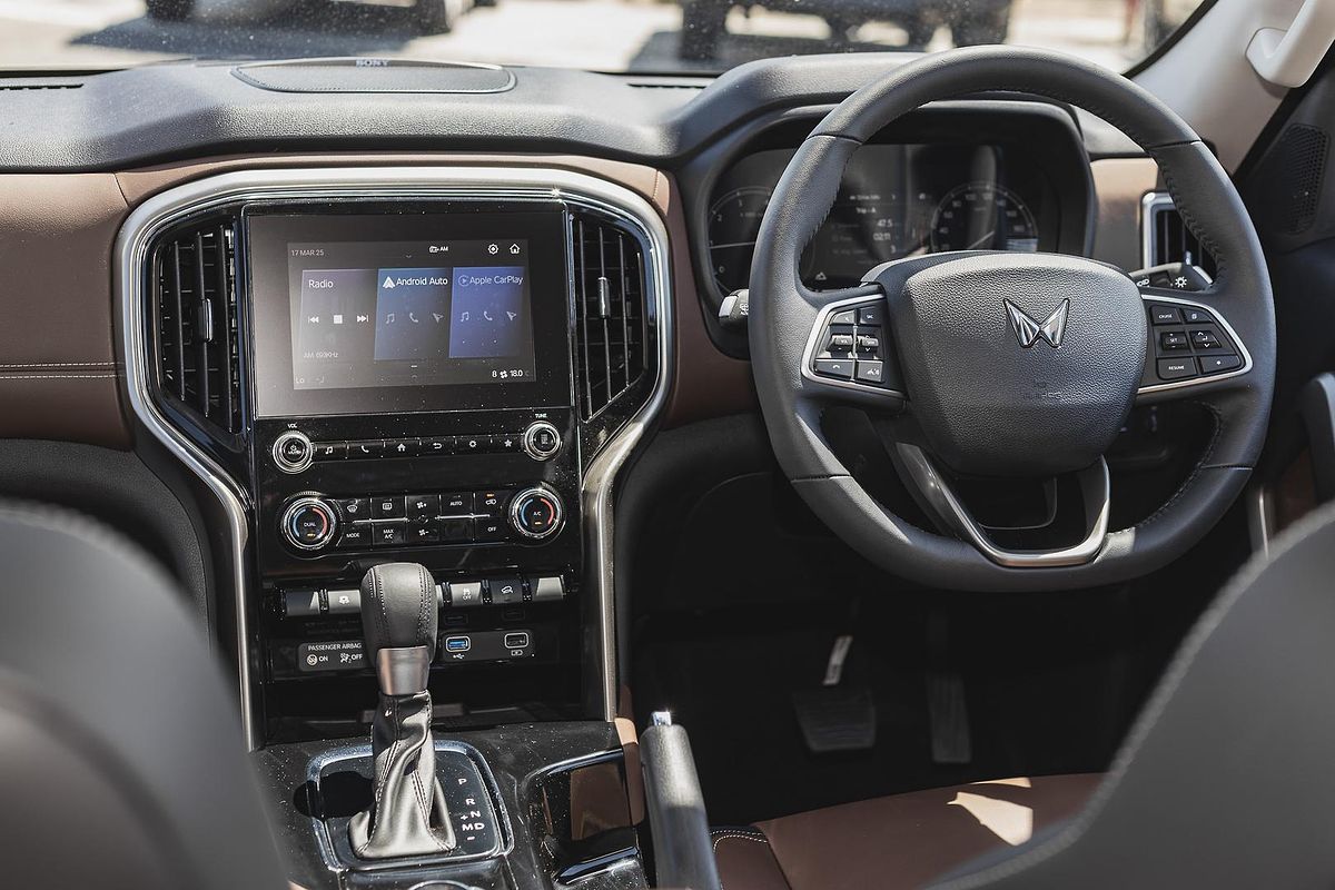 2024 Mahindra Scorpio Z8L