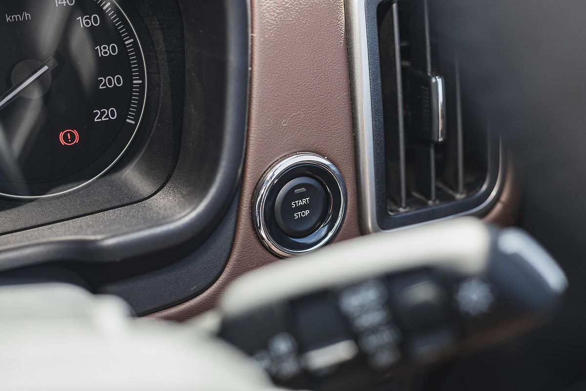 2024 Mahindra Scorpio Z8L
