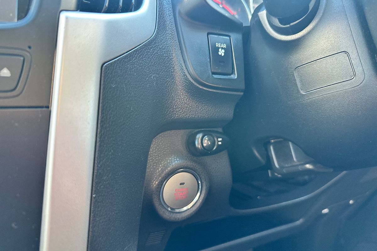 2018 Isuzu MU-X LS-T
