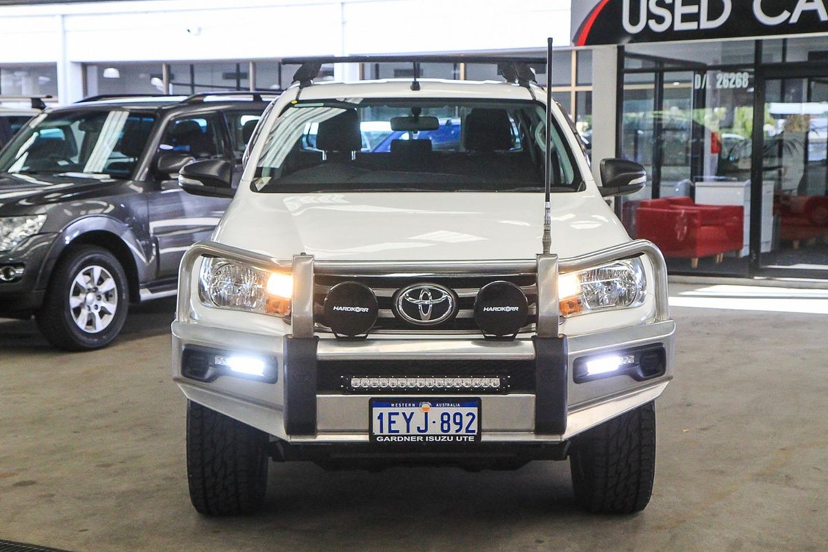 2016 Toyota Hilux SR GUN126R 4X4
