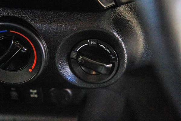 2016 Toyota Hilux SR GUN126R 4X4