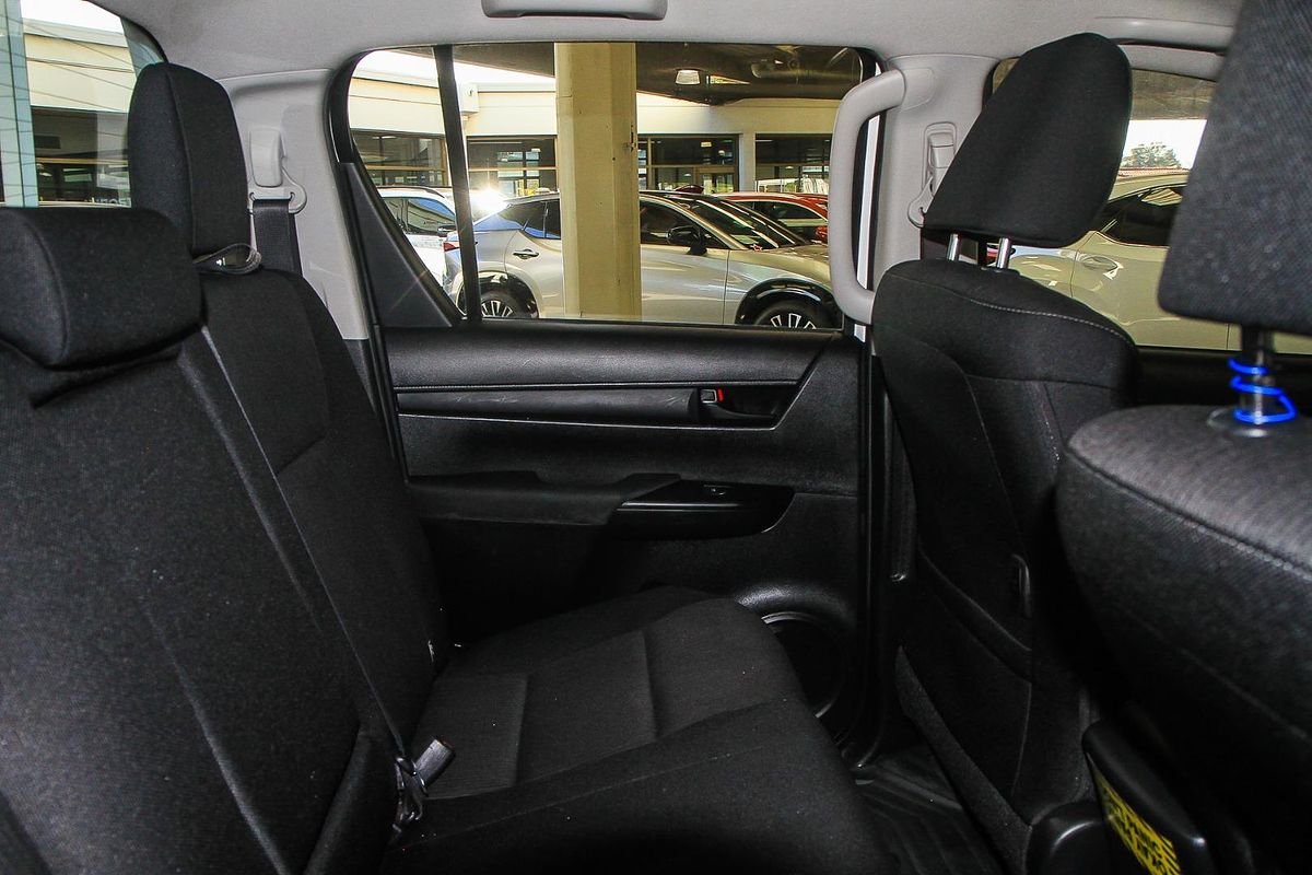 2016 Toyota Hilux SR GUN126R 4X4