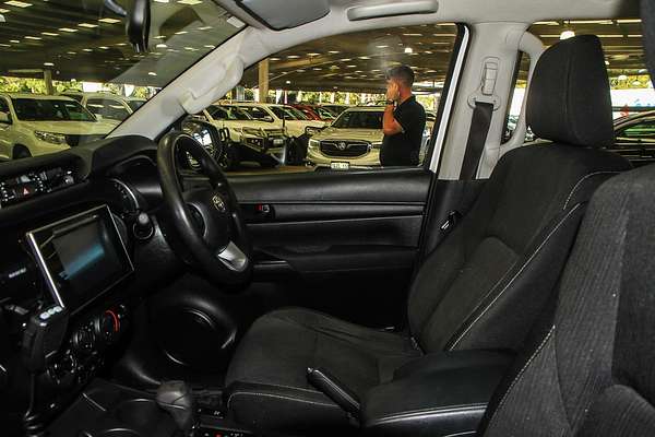 2016 Toyota Hilux SR GUN126R 4X4