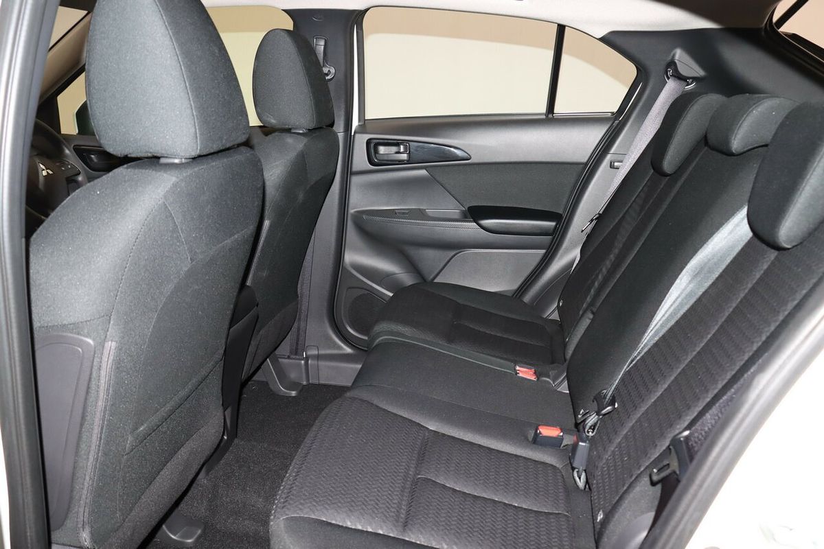 2024 Mitsubishi Eclipse Cross ES YB
