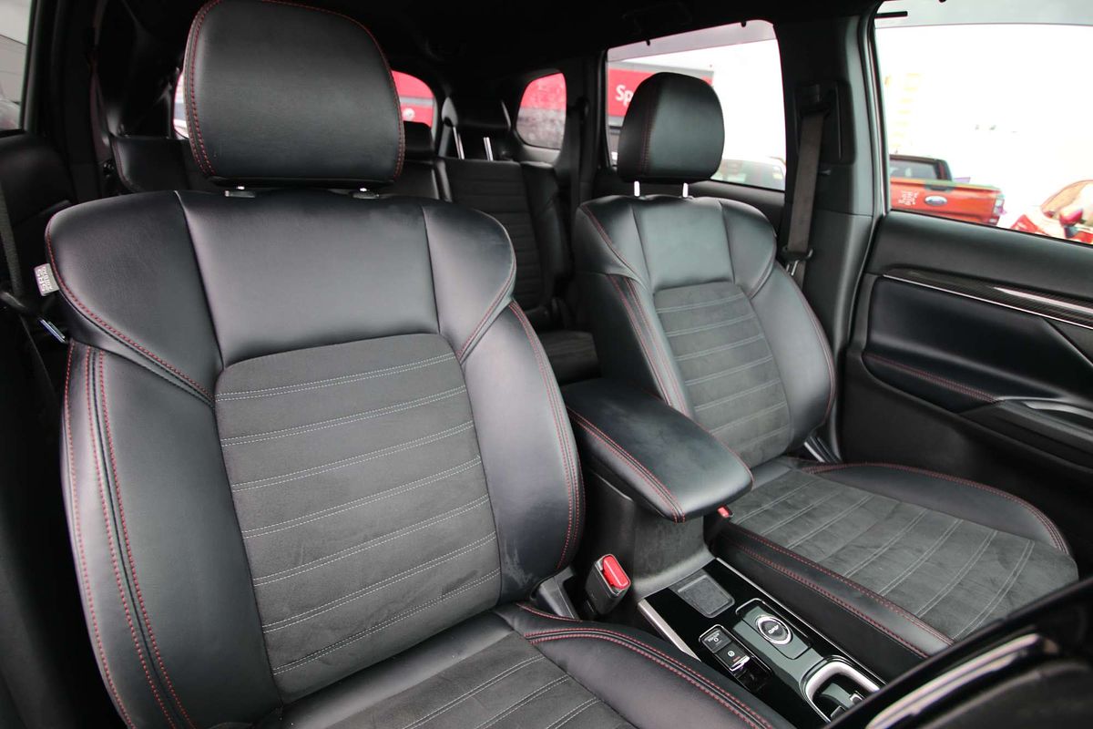 2020 Mitsubishi Outlander Black Edition ZL
