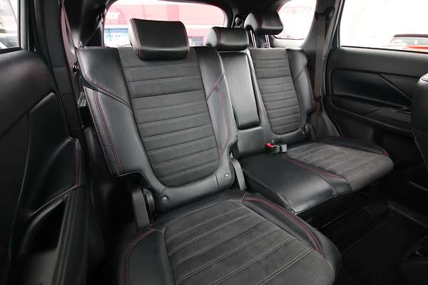 2020 Mitsubishi Outlander Black Edition ZL