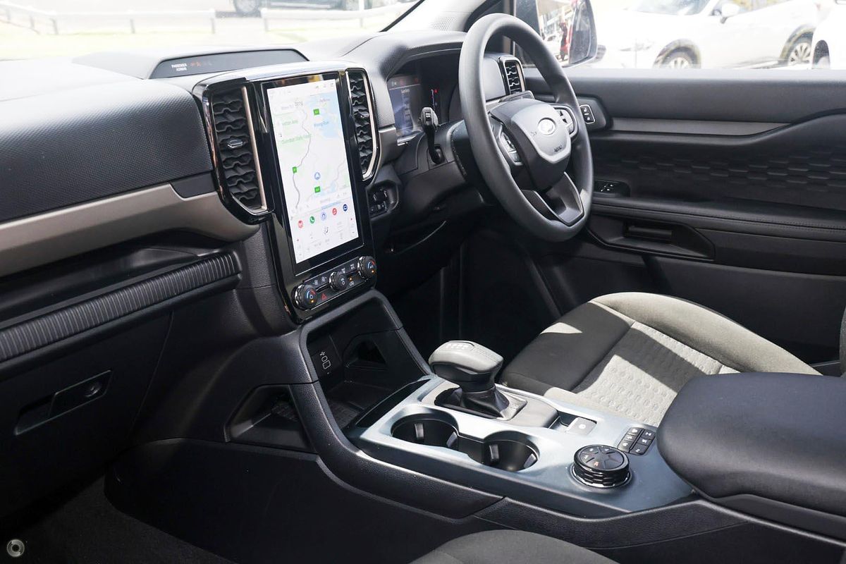 2025 Ford Everest Ambiente