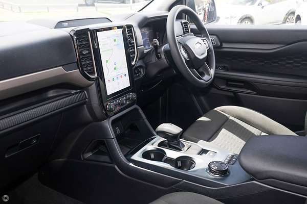 2025 Ford Everest Ambiente