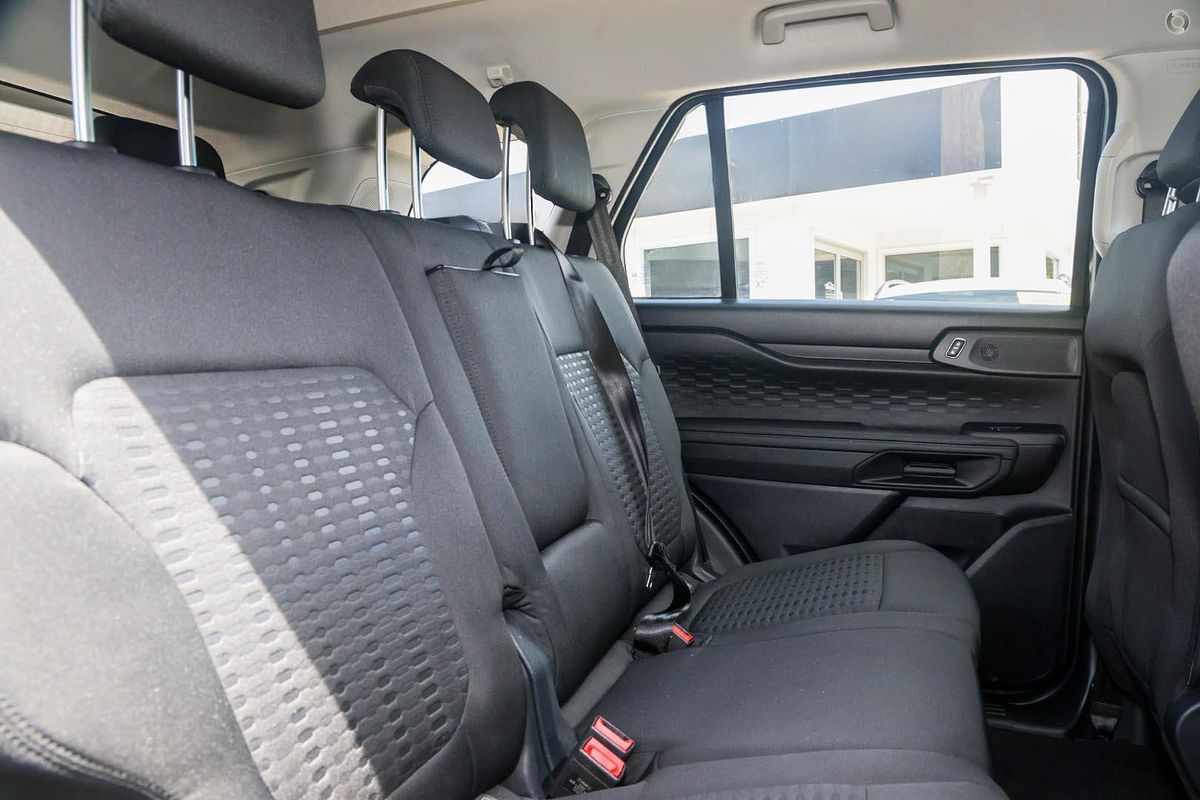 2025 Ford Everest Ambiente