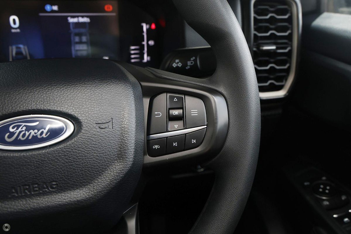 2025 Ford Everest Ambiente