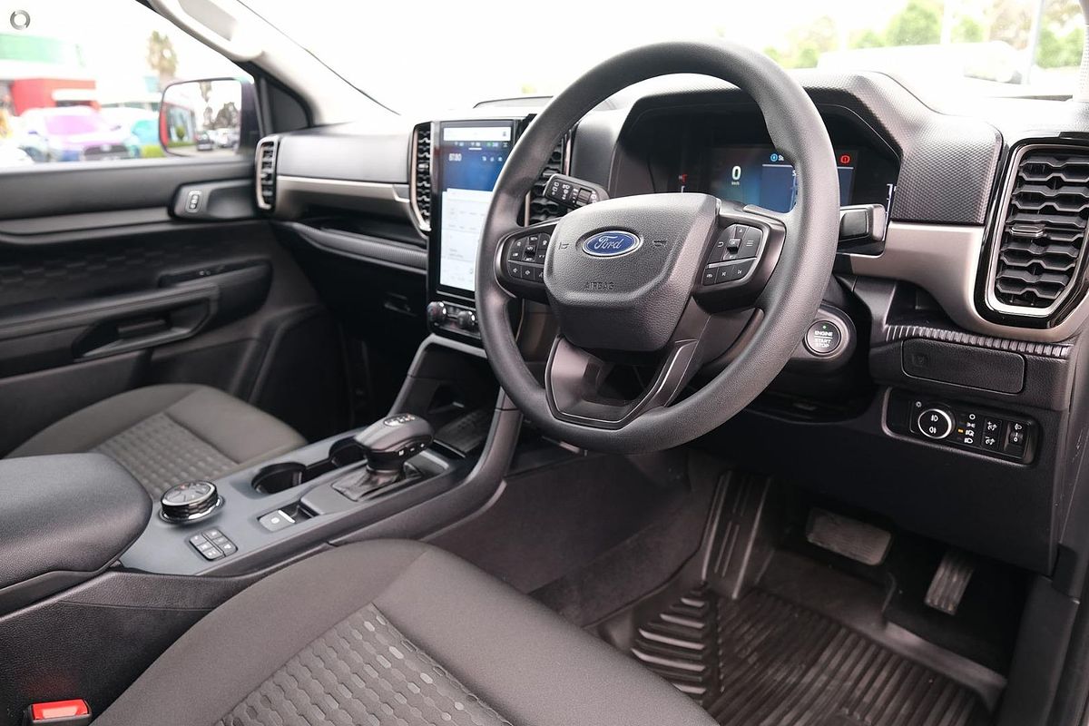 2025 Ford Everest Ambiente