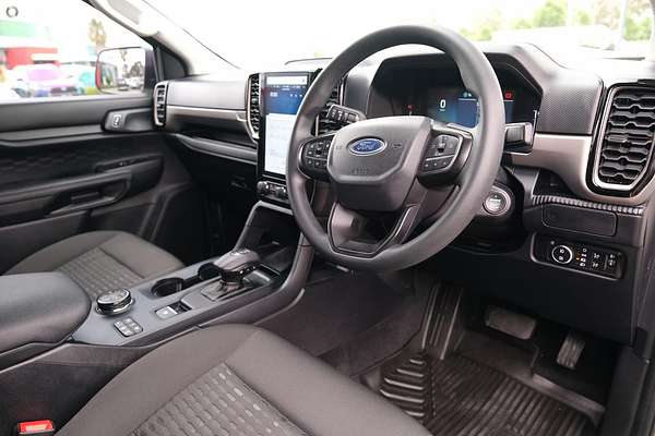 2025 Ford Everest Ambiente