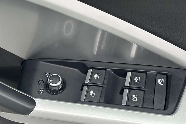 2023 Audi Q3 35 TFSI S Line F3