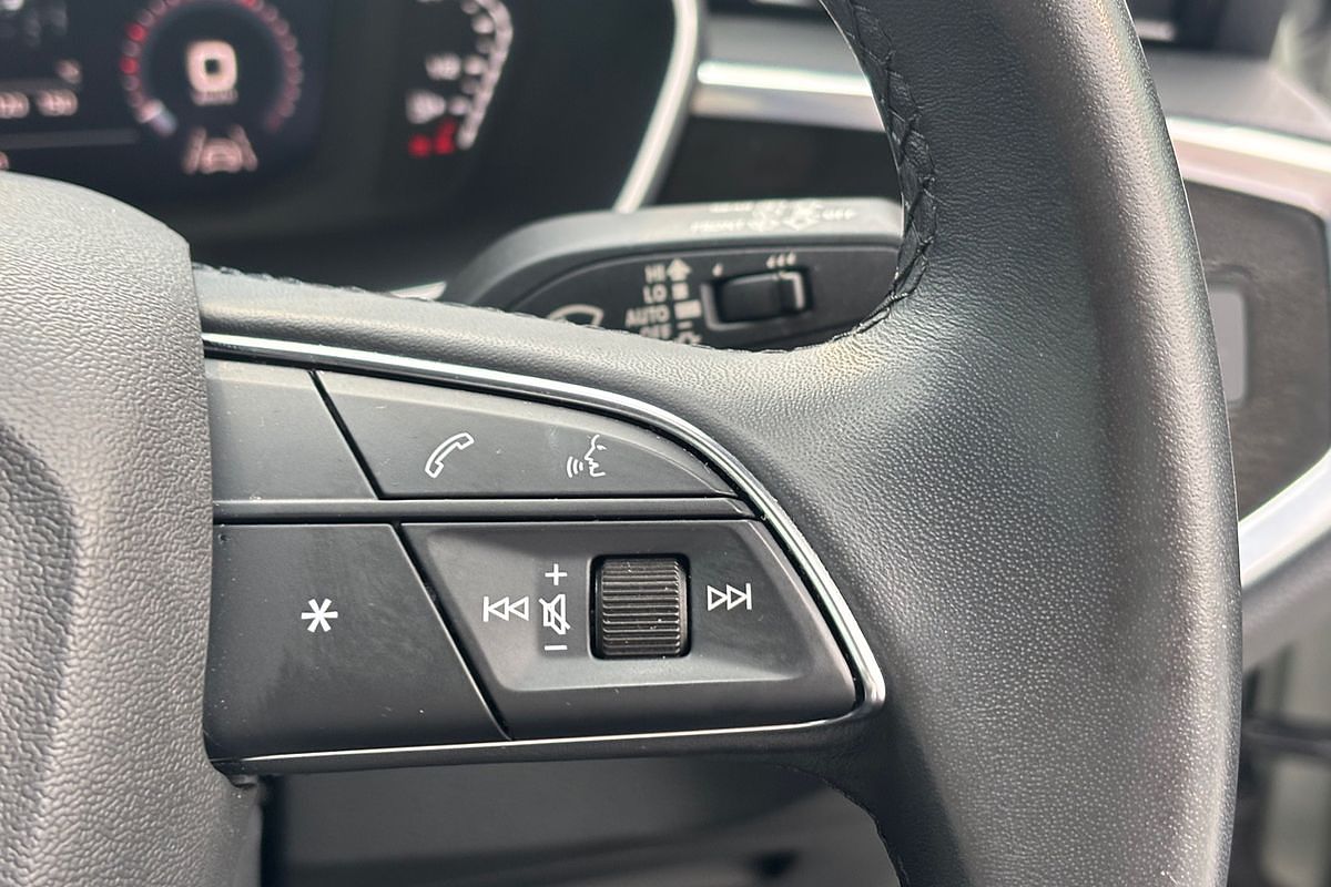 2023 Audi Q3 35 TFSI S Line F3