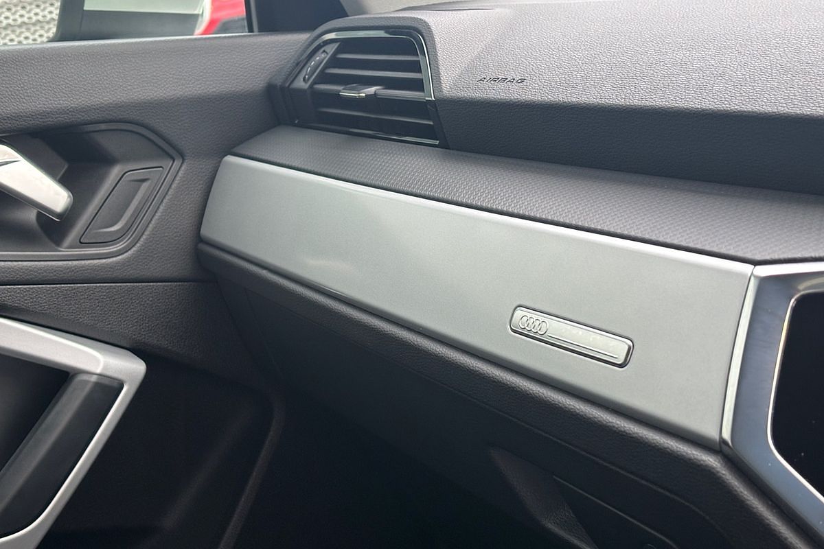 2023 Audi Q3 35 TFSI S Line F3