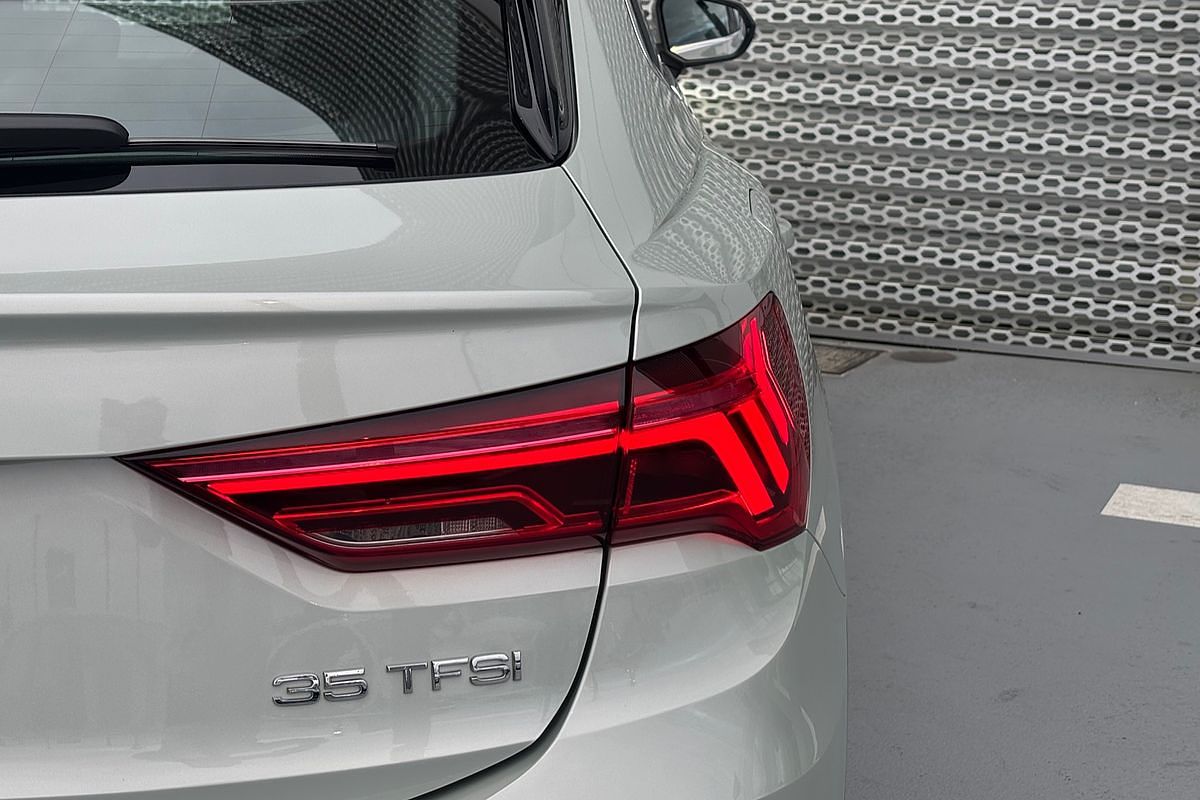 2023 Audi Q3 35 TFSI S Line F3