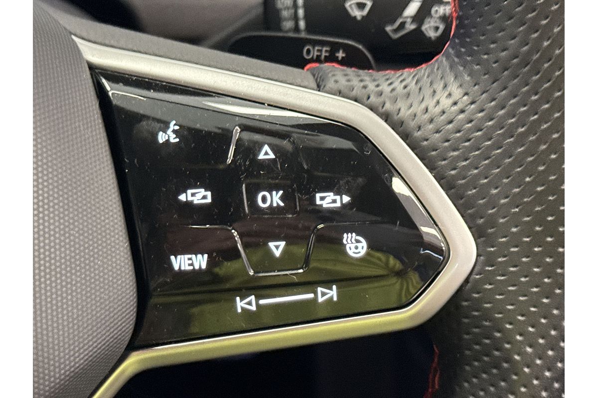 2023 Volkswagen Golf GTI 8