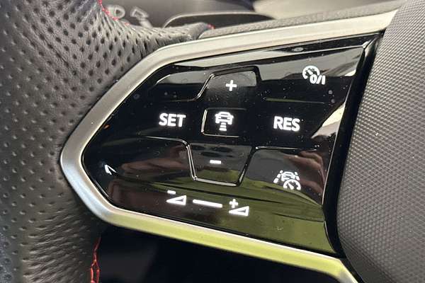 2023 Volkswagen Golf GTI 8