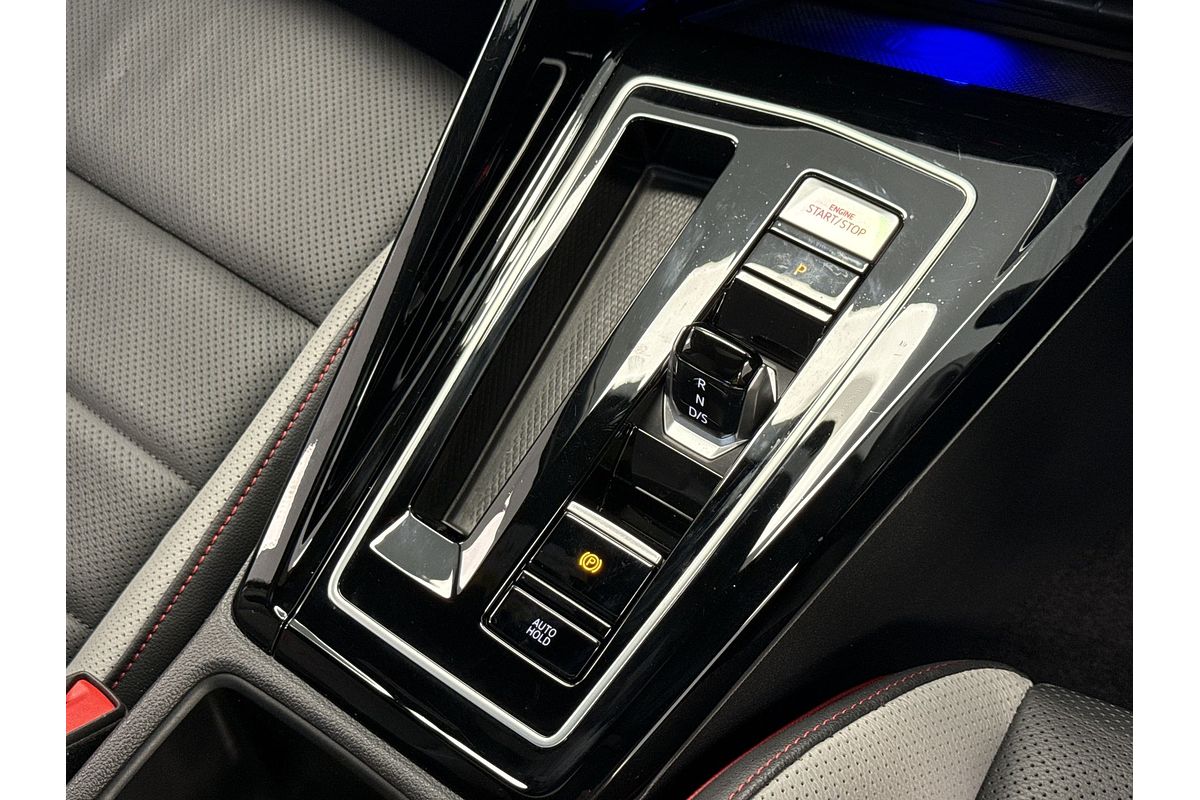 2023 Volkswagen Golf GTI 8