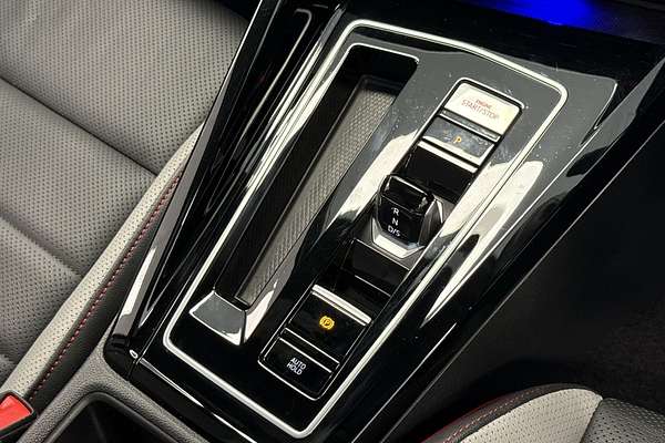 2023 Volkswagen Golf GTI 8