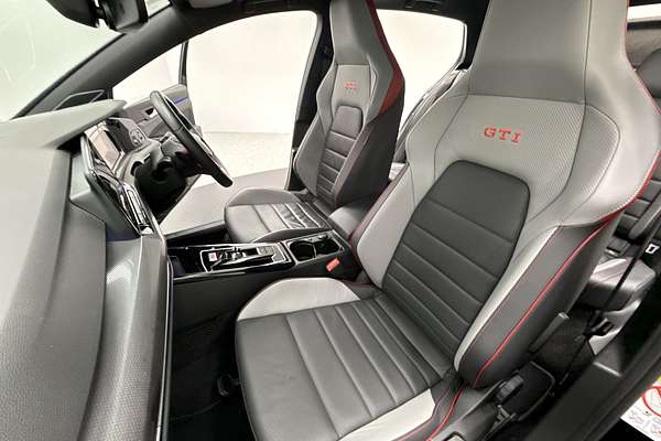 2023 Volkswagen Golf GTI 8