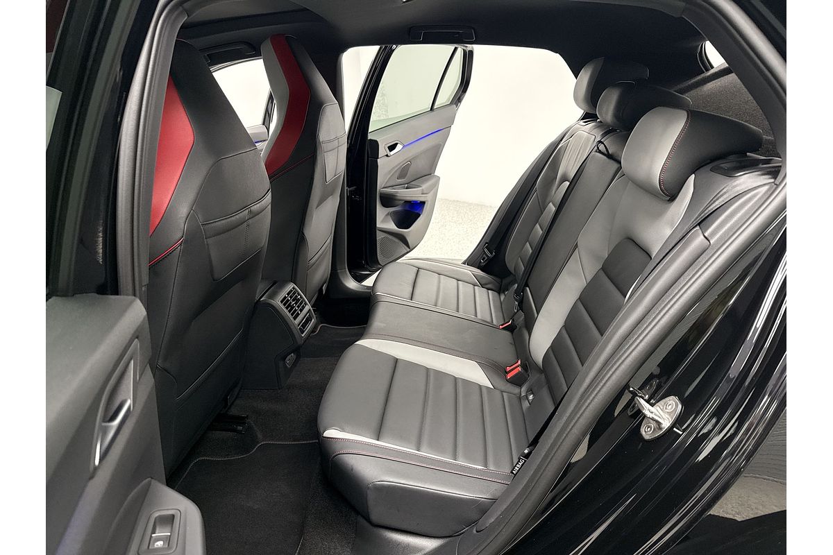 2023 Volkswagen Golf GTI 8
