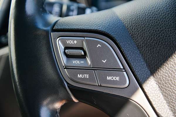 2017 Hyundai Santa Fe Active X DM3 Series II