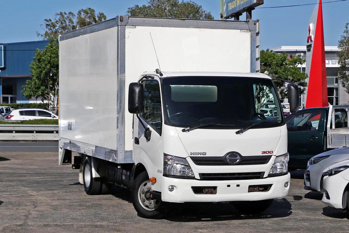 2017 Hino 300 Series 616 4x2 LWB