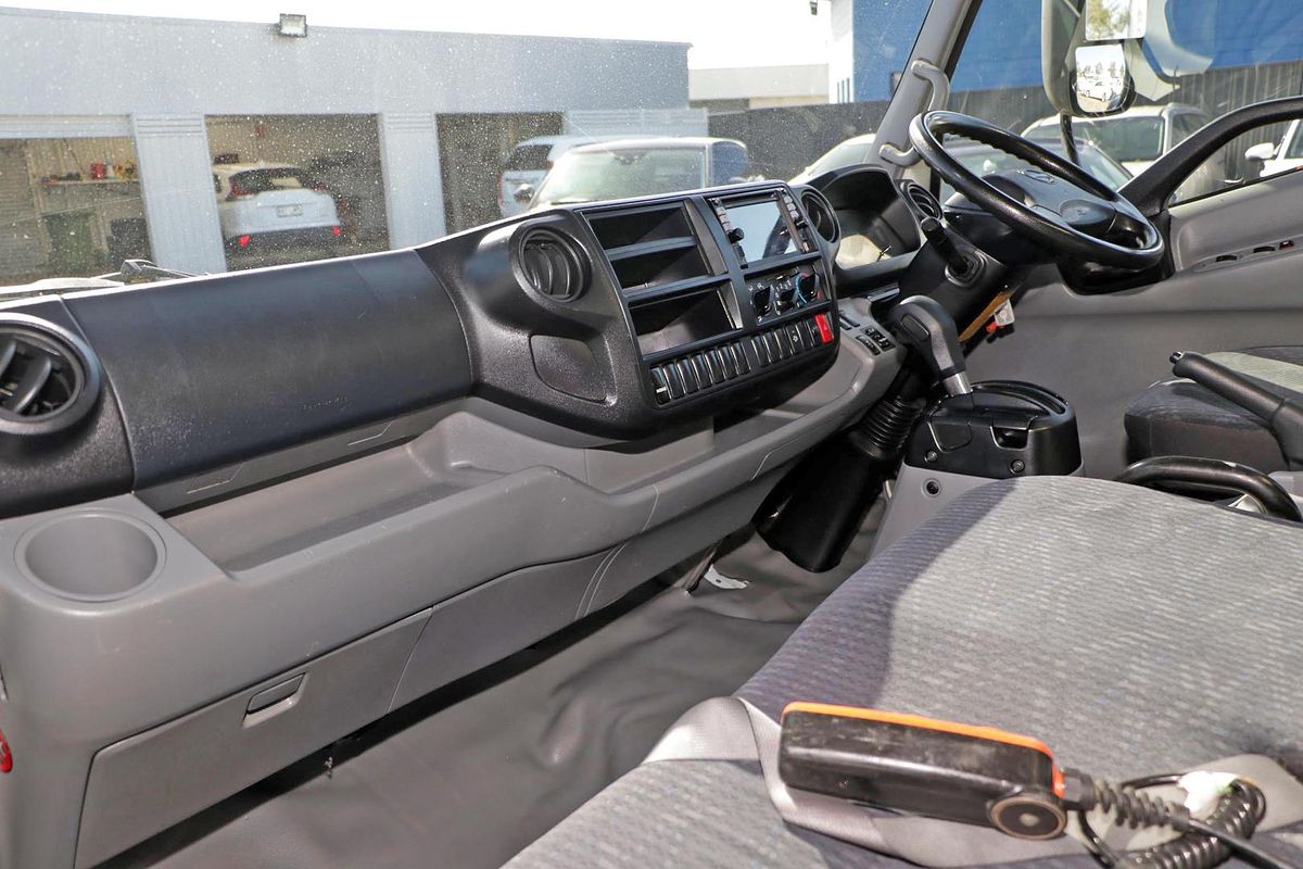 2017 Hino 300 Series 616 4x2 LWB