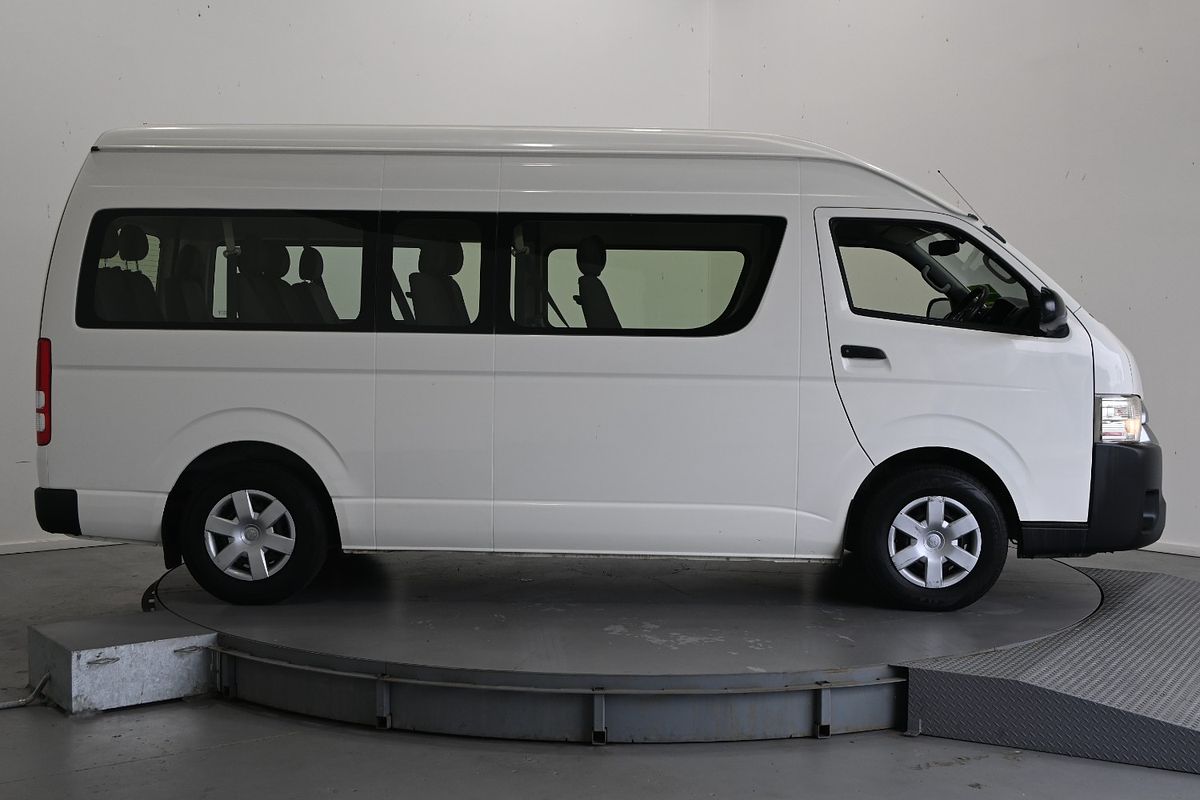 2017 Toyota Hiace bus 7N41130D0