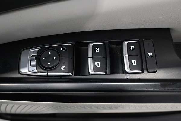 2023 Kia Carnival S KA4