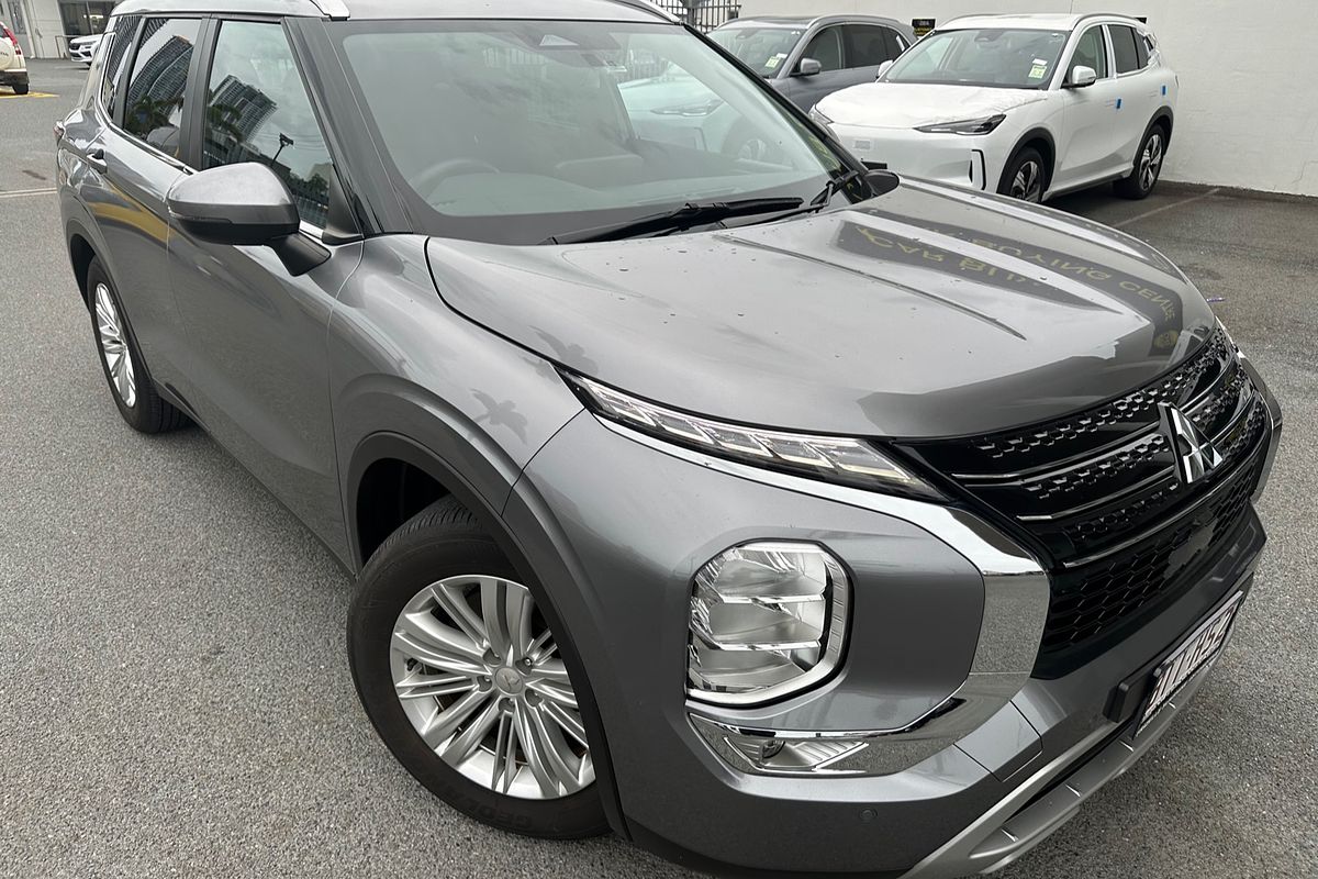 2022 Mitsubishi Outlander LS ZM