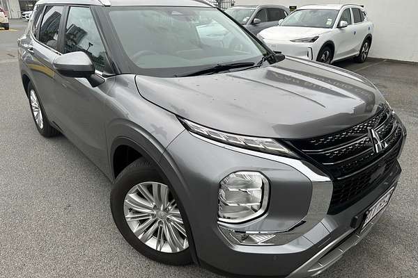 2022 Mitsubishi Outlander LS ZM