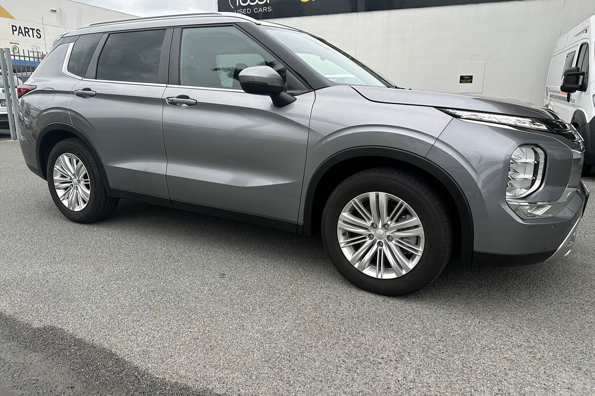 2022 Mitsubishi Outlander LS ZM