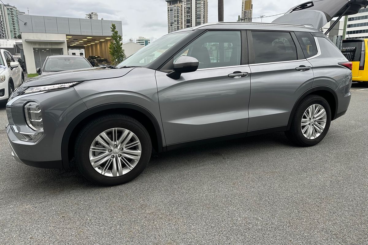 2022 Mitsubishi Outlander LS ZM