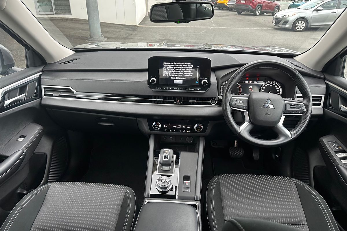 2022 Mitsubishi Outlander LS ZM