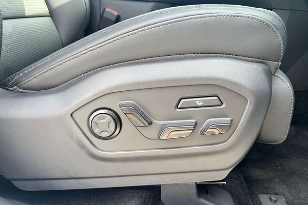 2025 Hyundai Santa Fe Calligraphy MX5.V1