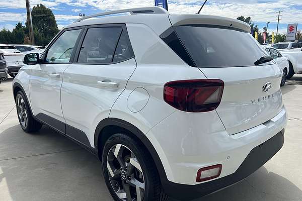 2024 Hyundai Venue Elite QX.V5