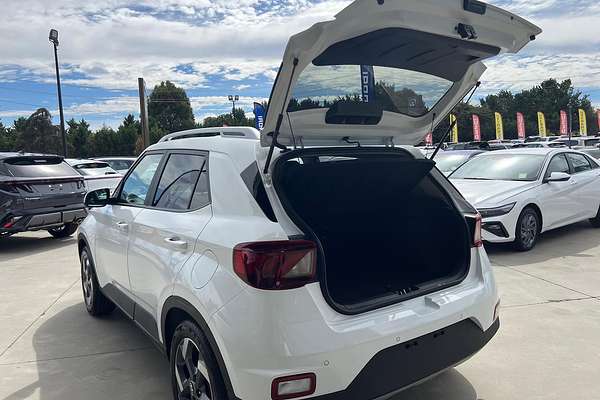 2024 Hyundai Venue Elite QX.V5