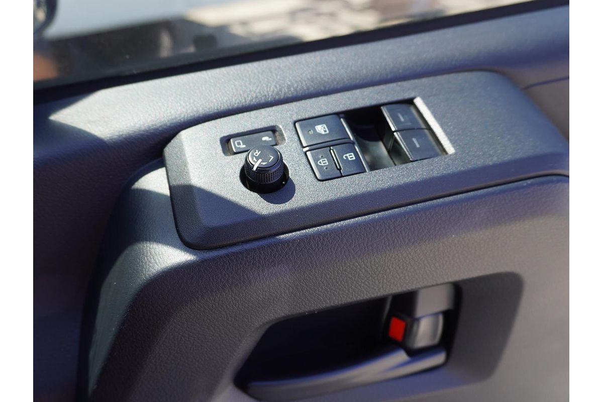 2020 Toyota Hiace Commuter GDH322R