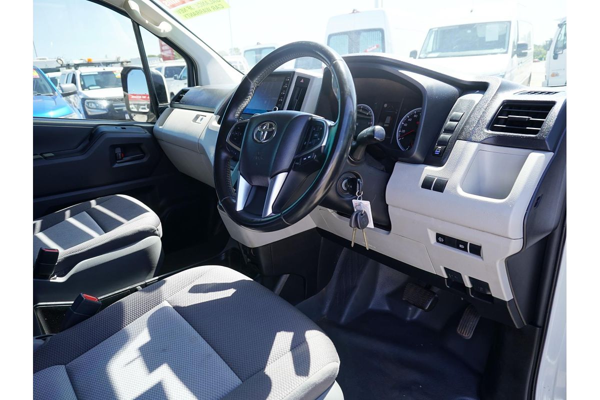 2020 Toyota Hiace Commuter GDH322R