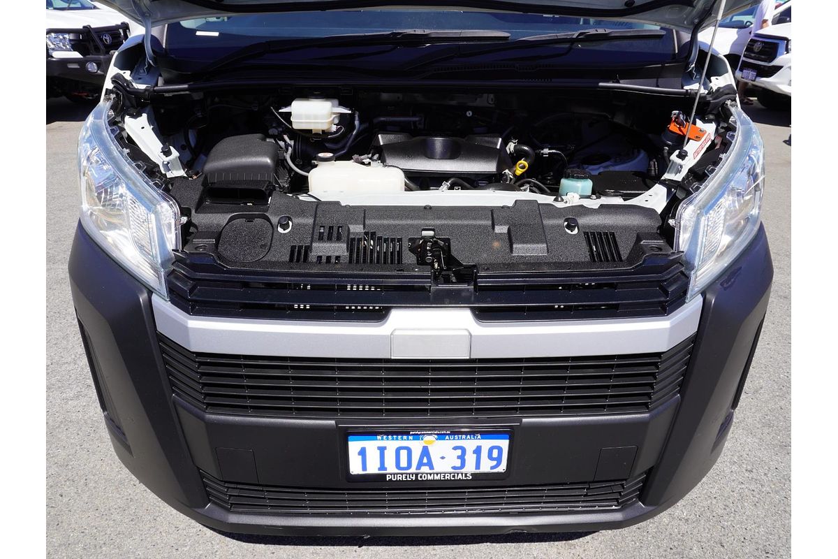 2020 Toyota Hiace Commuter GDH322R