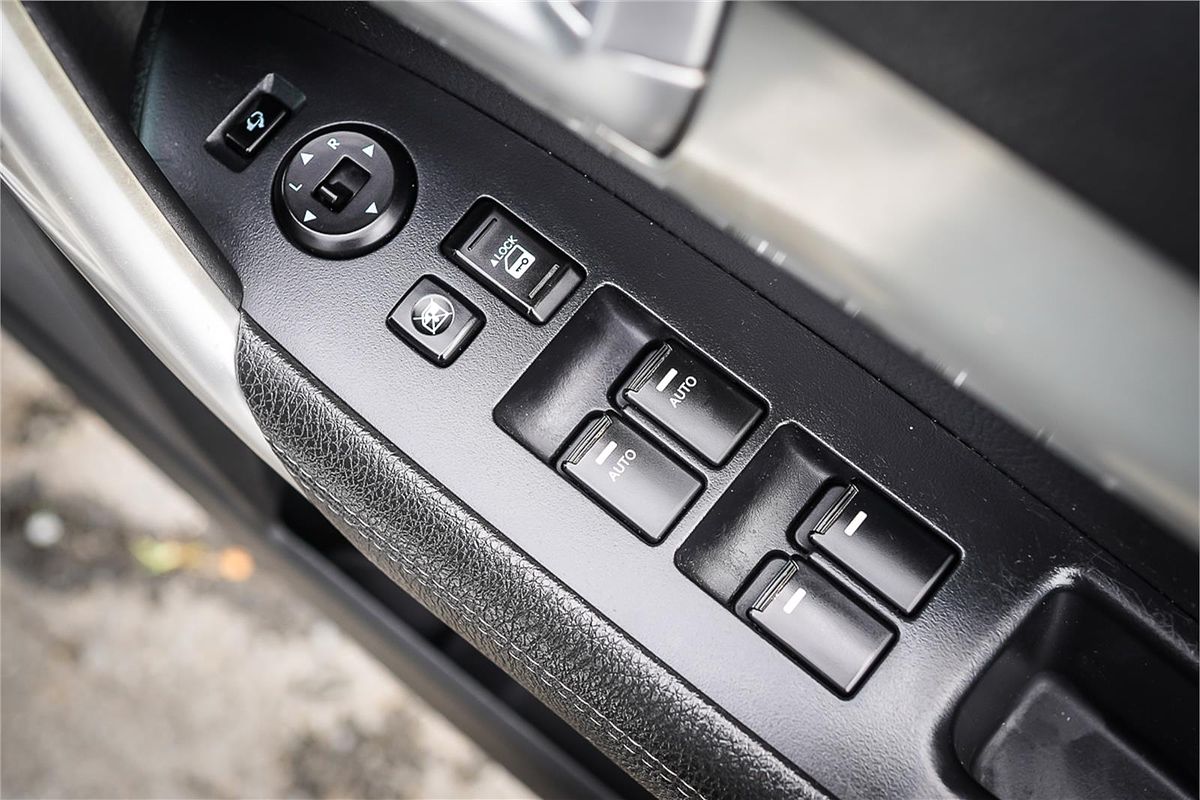 2010 Kia Sorento SLi XM