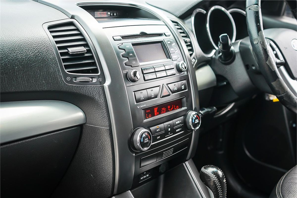 2010 Kia Sorento SLi XM