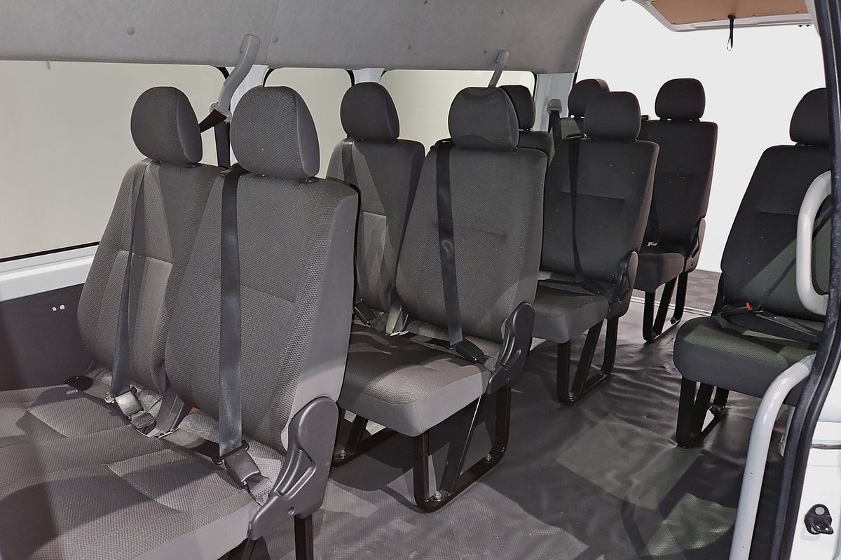 2018 Toyota Hiace Commuter KDH223R