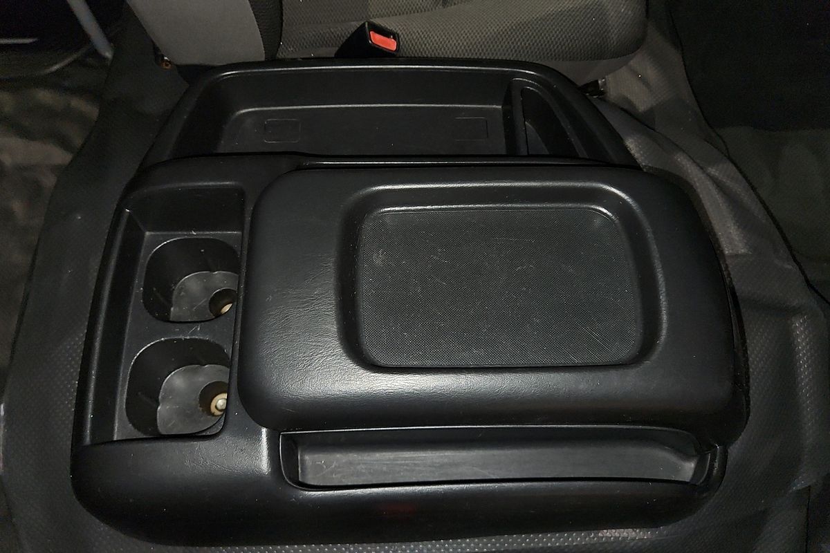 2018 Toyota Hiace Commuter KDH223R