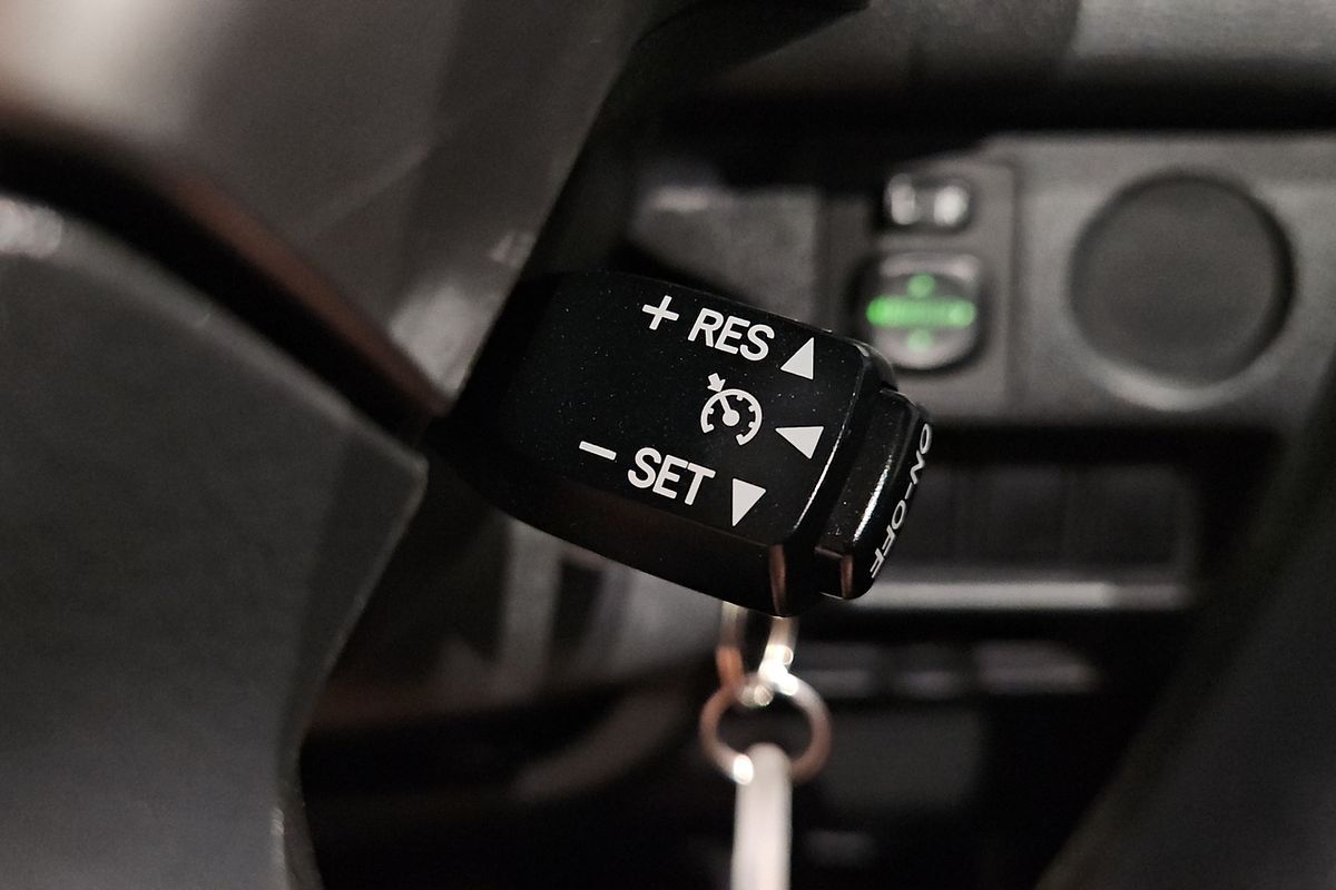 2018 Toyota Hiace Commuter KDH223R